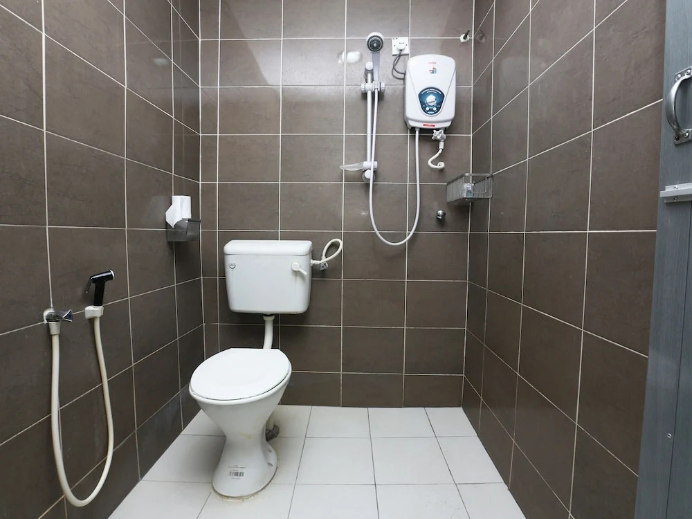 Kb 7 Days Hotel By OYO Rooms