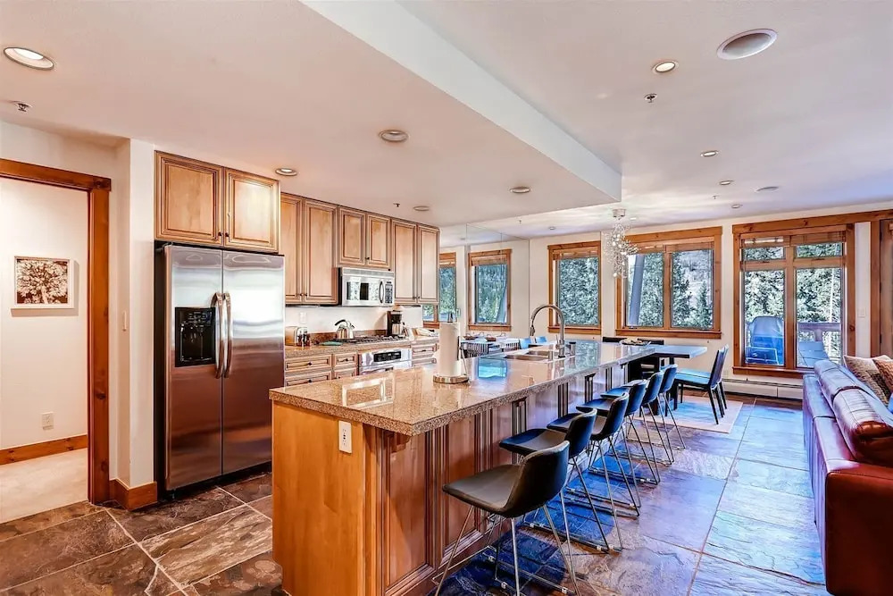Premier 4 Bedroom Ski In, Ski Out Lone Eagle Condo With The Best Access To Skiing In Keystone