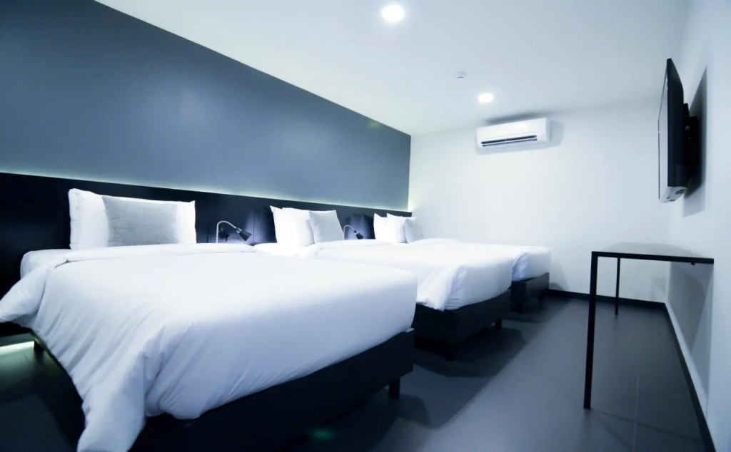 CREW Hotel