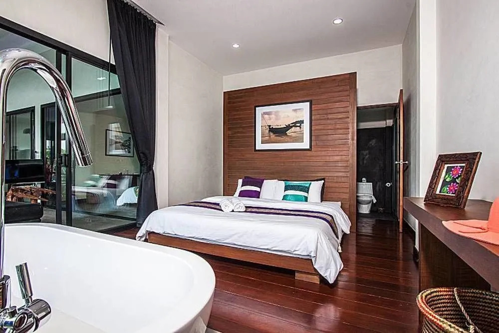 Paritta Sky Villa A 2 villas with 3 beds each