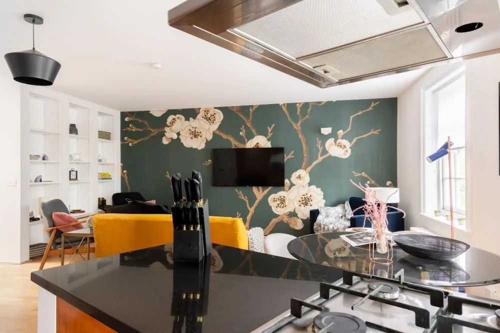 The Wandsworth Common - Bright & Modern 2BDR Flat overlooking the Park