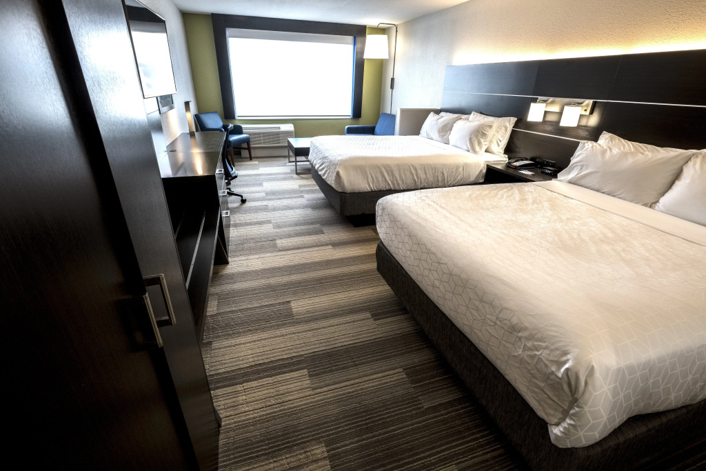 Holiday Inn Express & Suites - Commerce by IHG