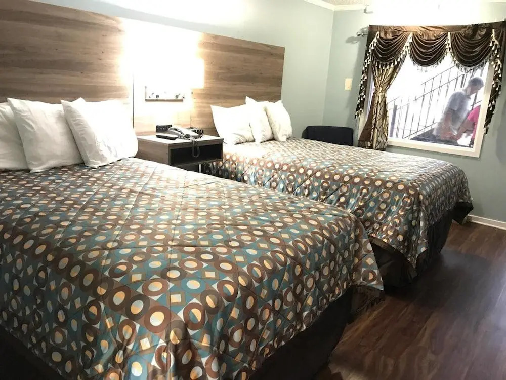 Winton Inn & Suites