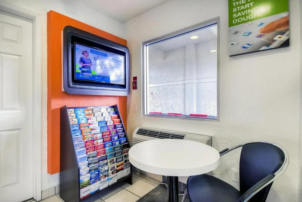 Motel 6 Chino, CA - Los Angeles Ontario