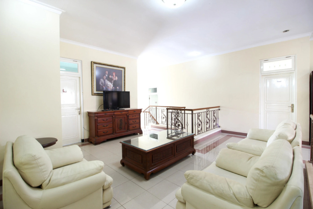 RedDoorz Plus near Rumah Sakit JIH