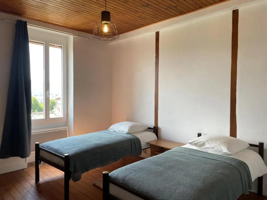 Maison moderne à La Chabanne avec jardin et animaux admis - FR-1-489-341