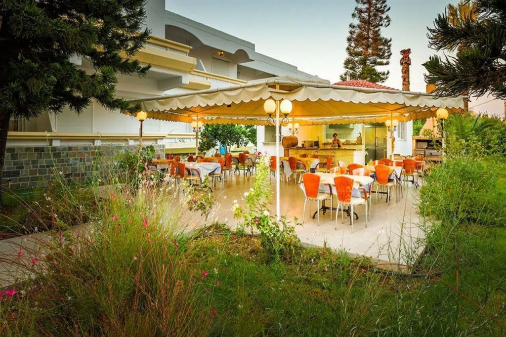 Paleos Hotel Apartments