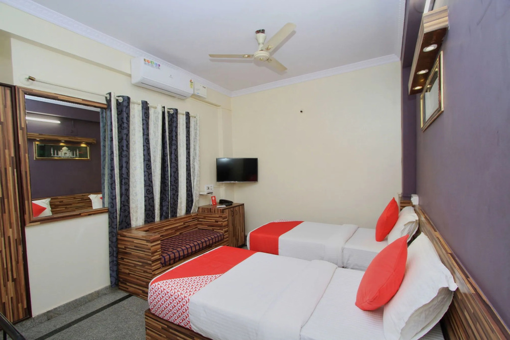 OYO 10321 Century Residency