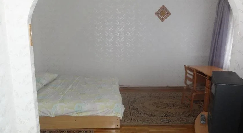 Sia Rebir D, Hotel Rebir