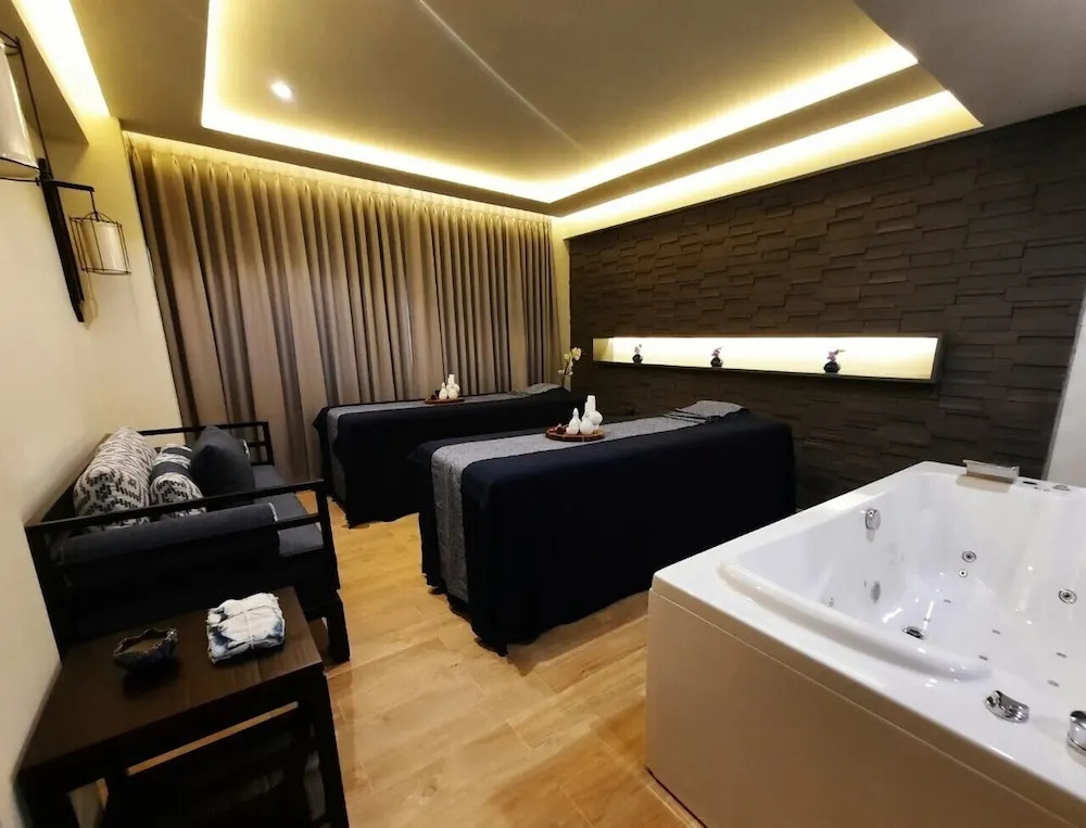 Amas House Luxury Boutique Hotel