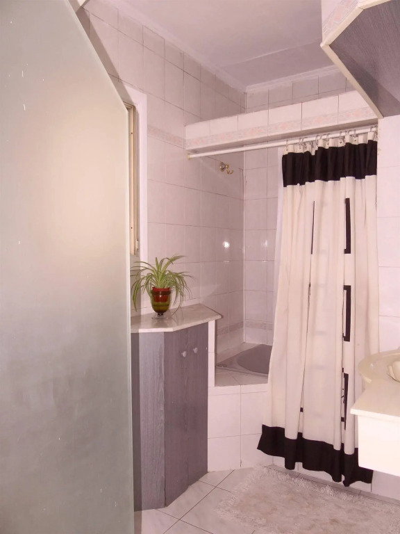 Jaguar Hostel + Living