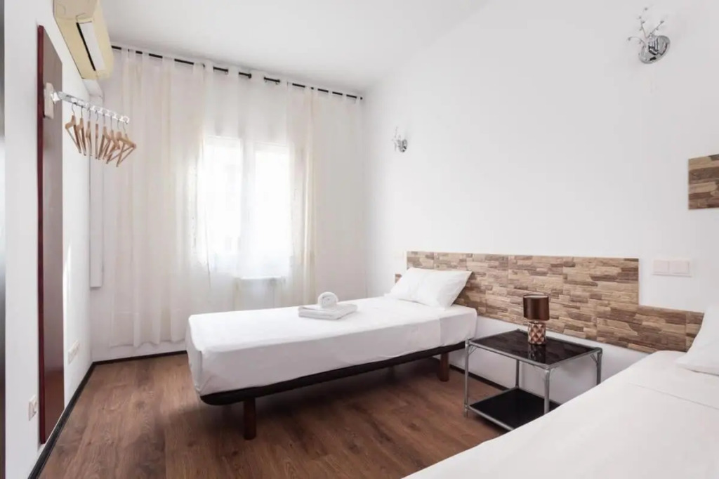 The Collection Barcelona - 4- Bedroom Apartment in Gracia Village