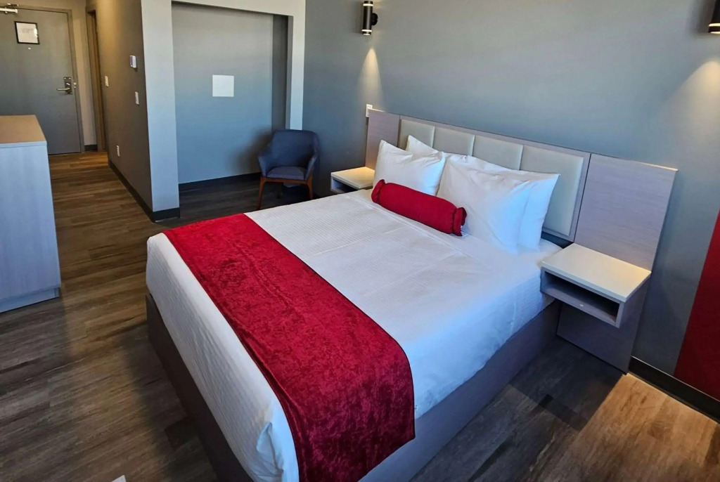 Ramada by Wyndham West Edmonton Hotel & Suites