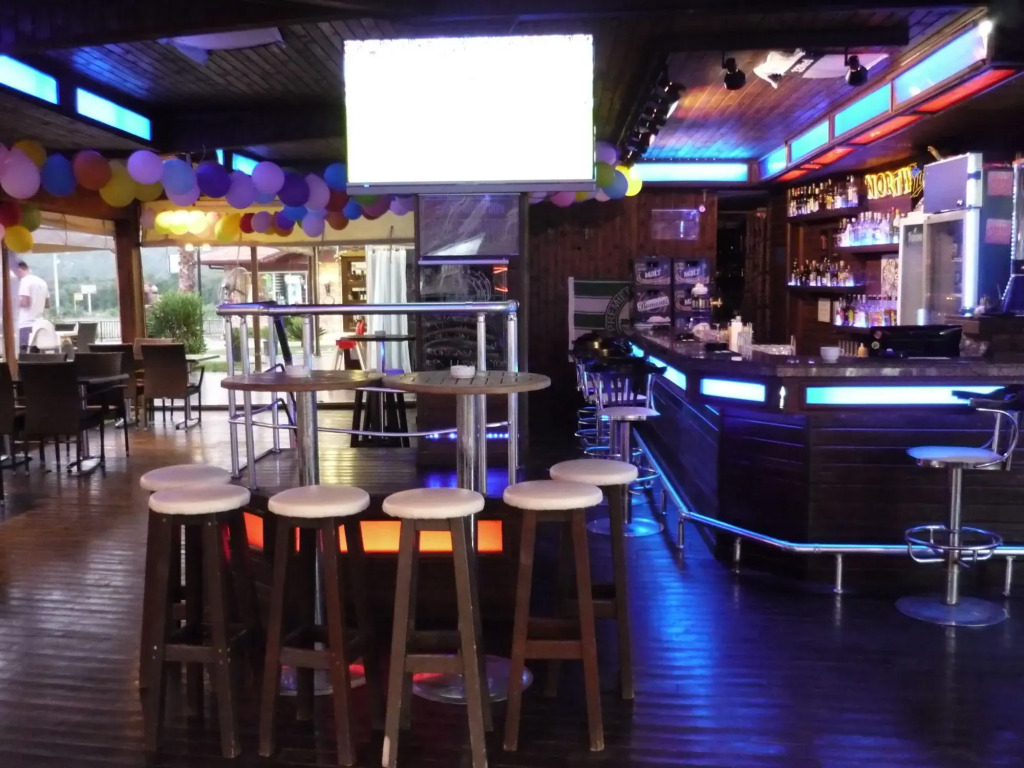 Dolphin Apart Hotel
