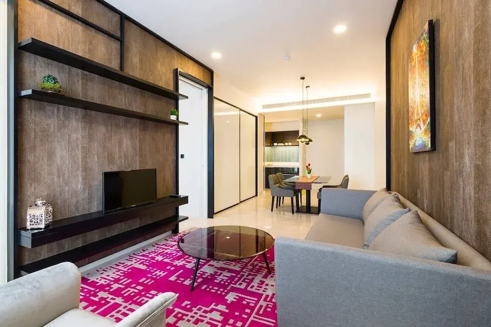 Chic Tropicana Home by Guestready