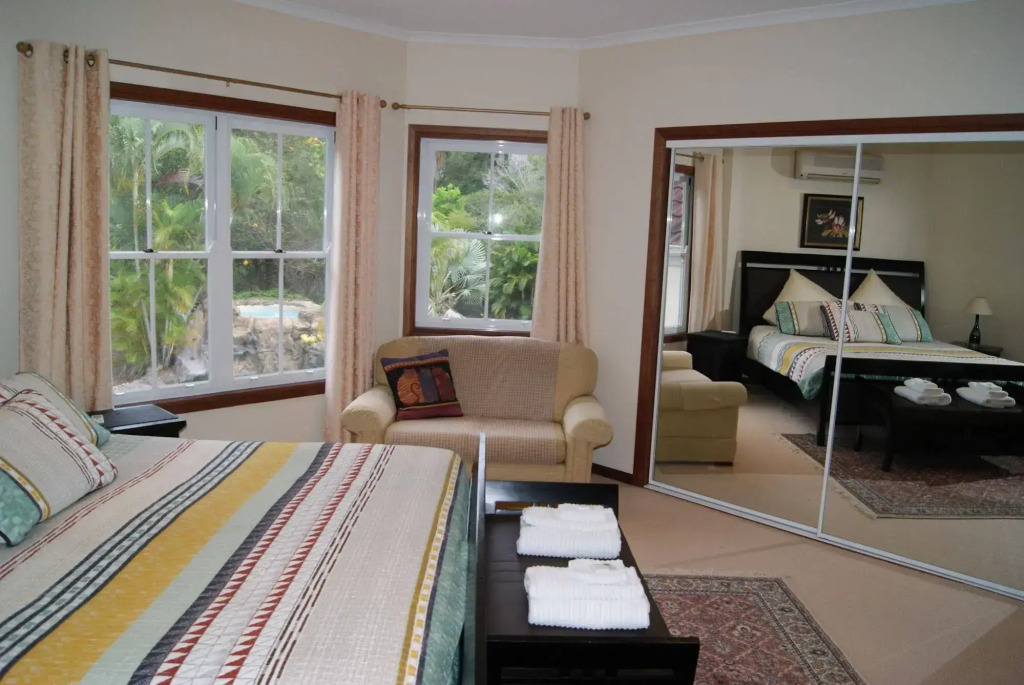 Kingfishers Manor