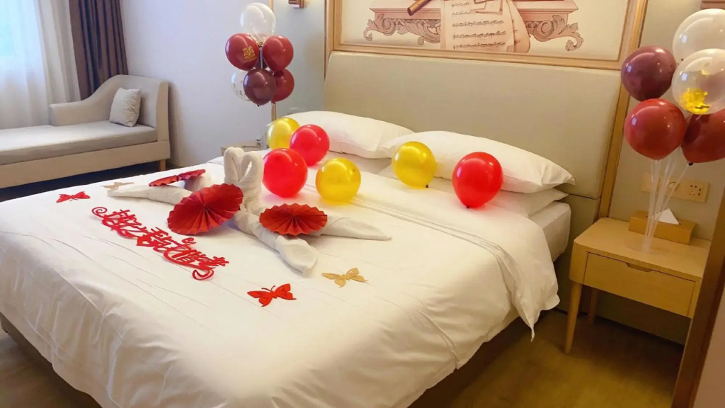 Vienna Hotel (Xinji TV Tower)