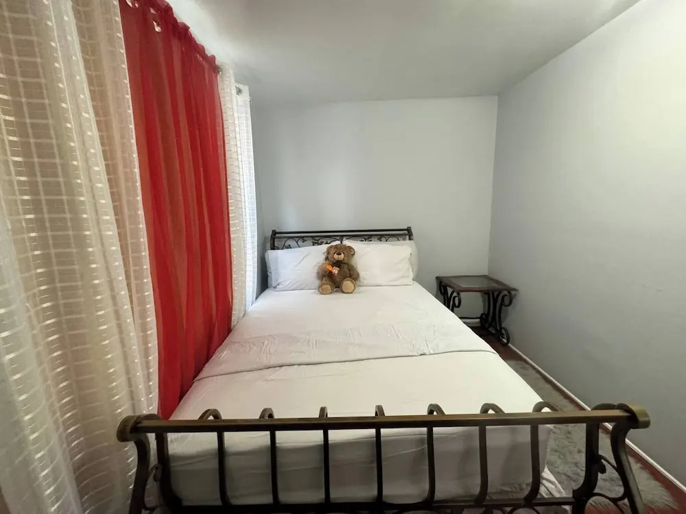 Huge 3 Bedrooms Apt 15 Minutes to NY City
