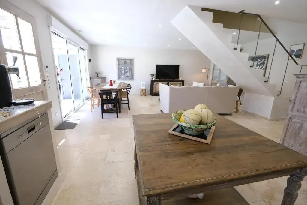 Maison de village avec piscine privée au coeur du village d'Aureille, 6 personnes LS1-386 PROUVENCO