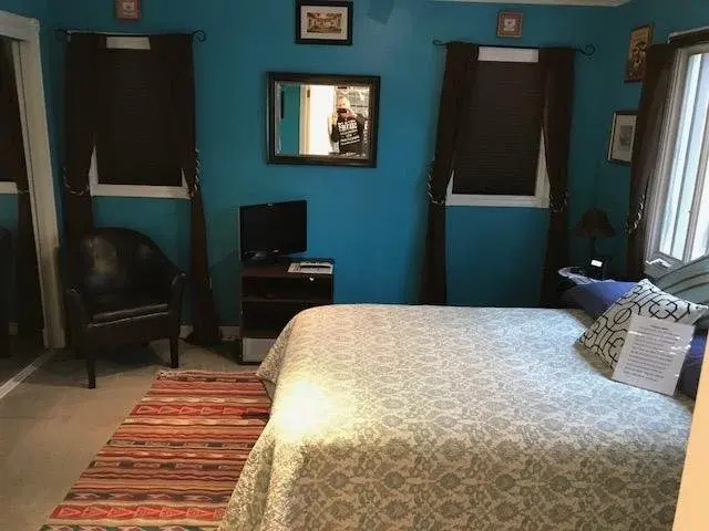 Elaines Hollywood Bed & Breakfast