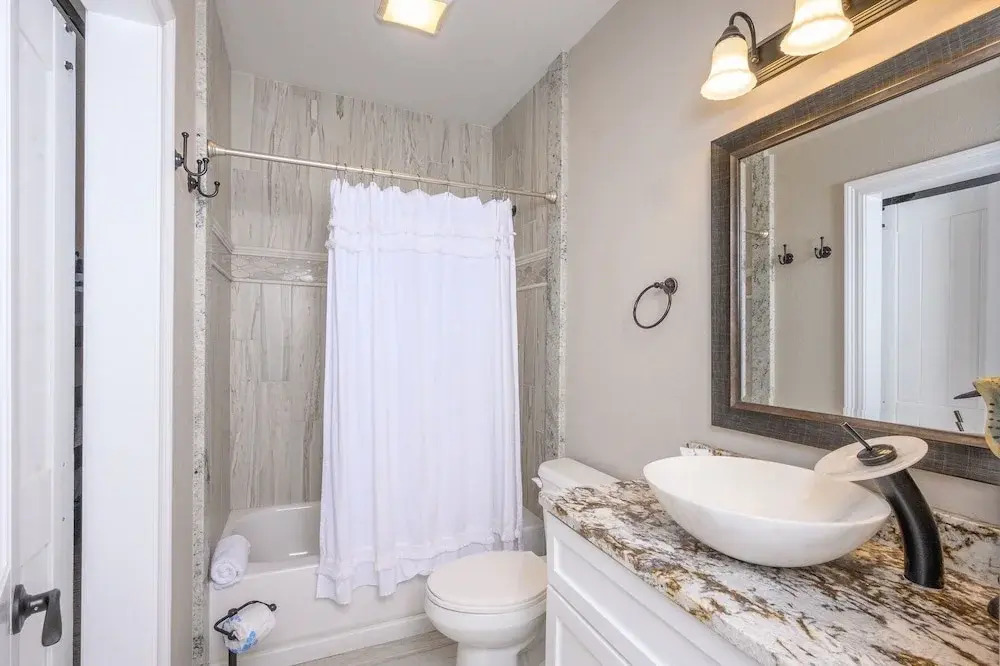 Gorgeous East Beach W/ Pool - Steps To Sand 5 Bedroom Home