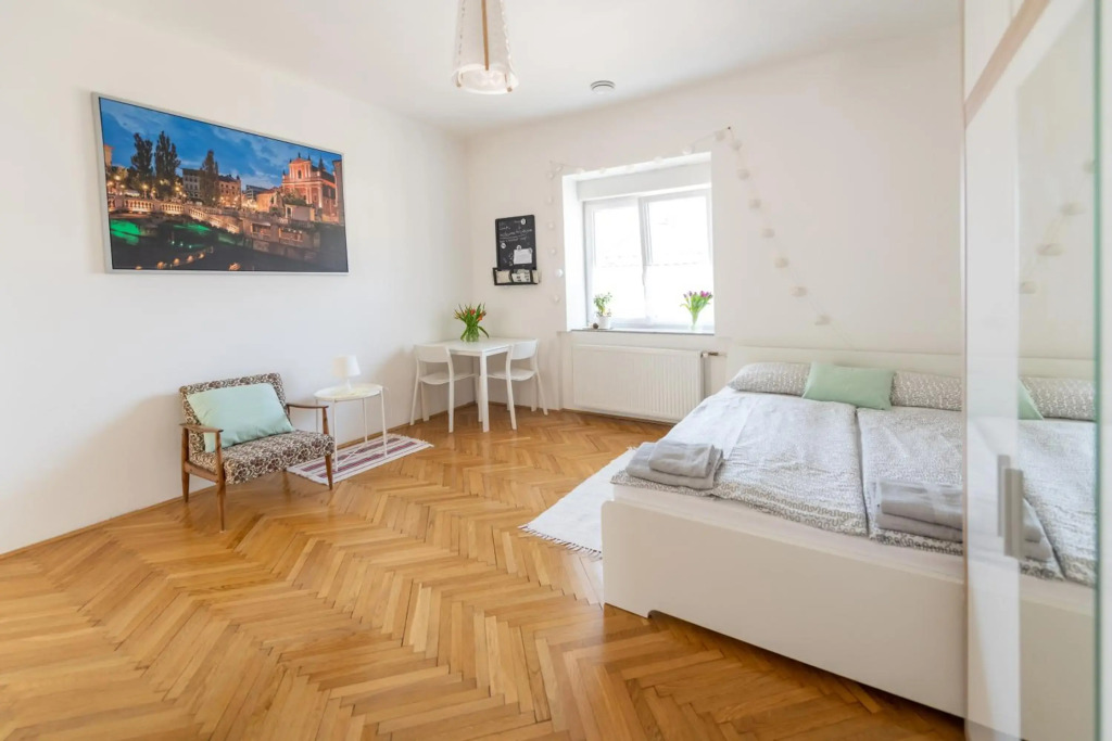 Sunny Villa Apartments