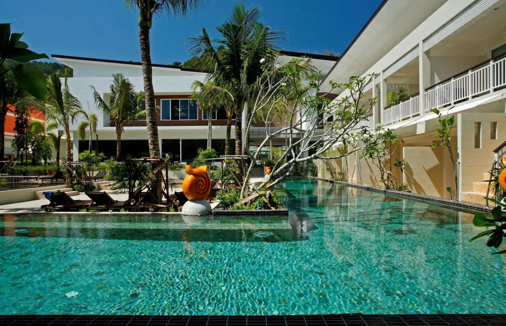 A2 Pool Resort, Phuket Town - scheduled shuttle to Phuket Old Town