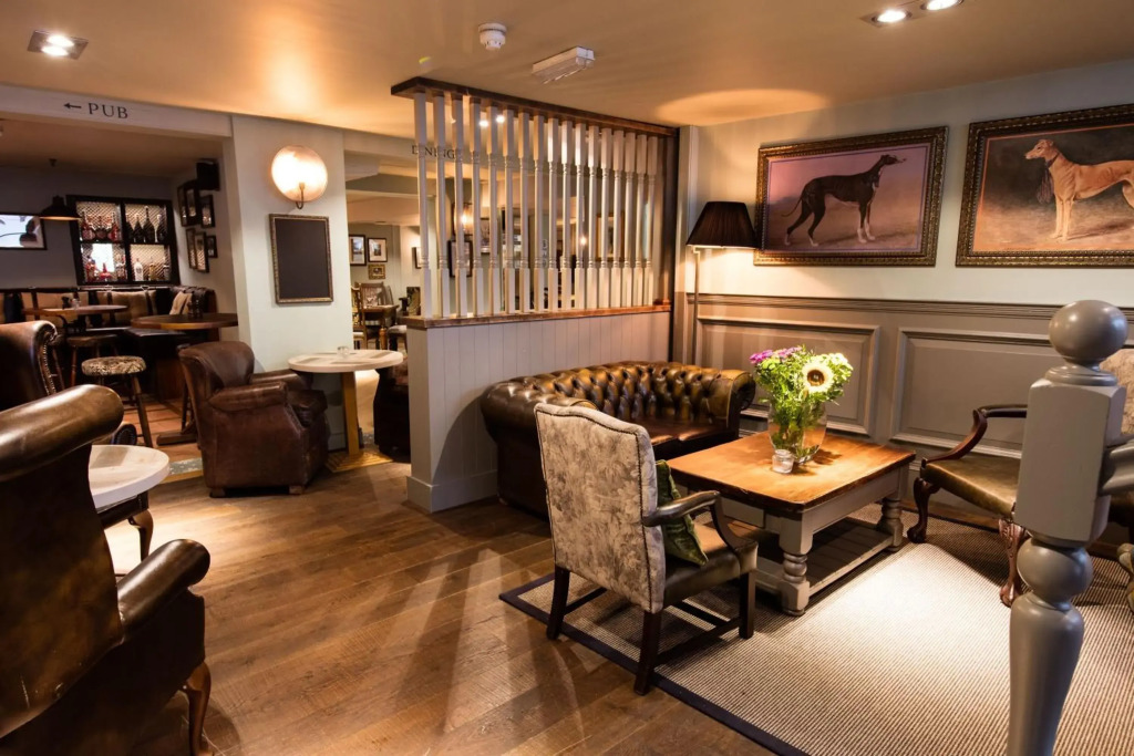 Greyhound Hotel