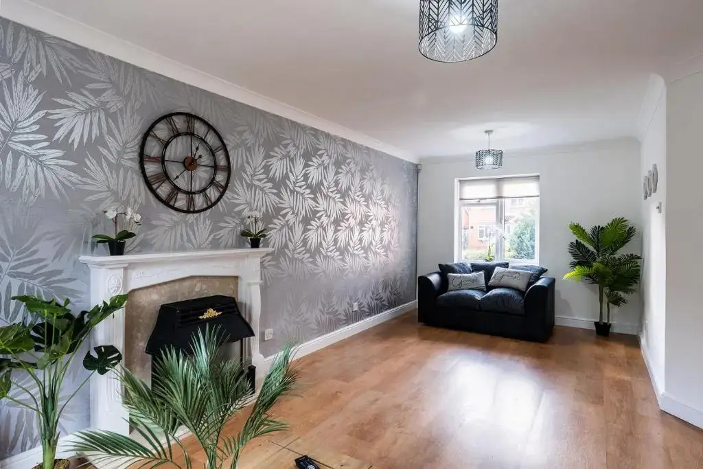Large Contractor and Family House & Free Parking & Big Garden