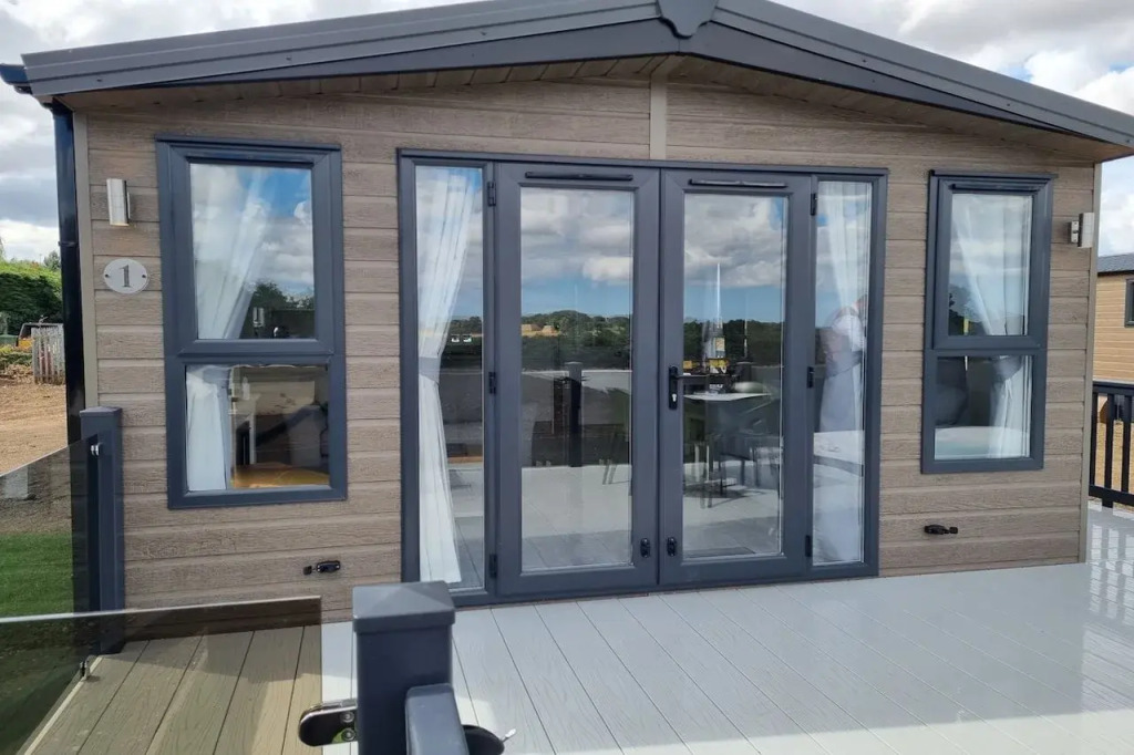 Sure Studio by Best Western Brackenborough Lakes & Resort