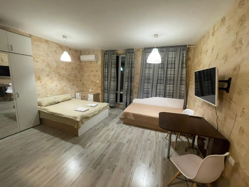 Colonel apartment 858