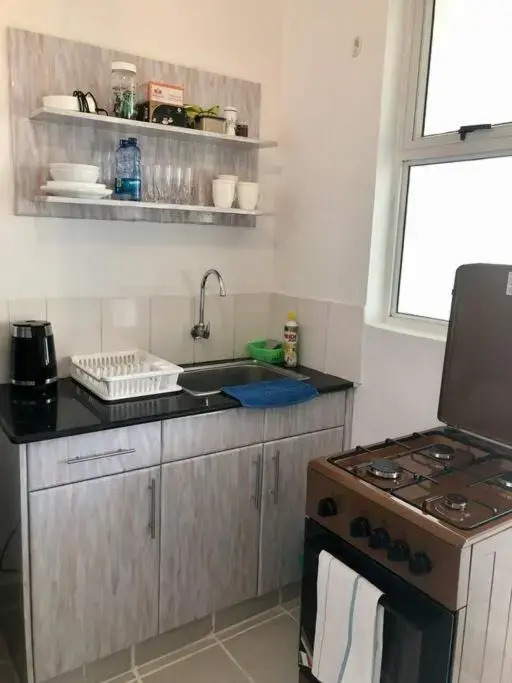 Cozy G54 Studio Apt with free WiFi & parking…