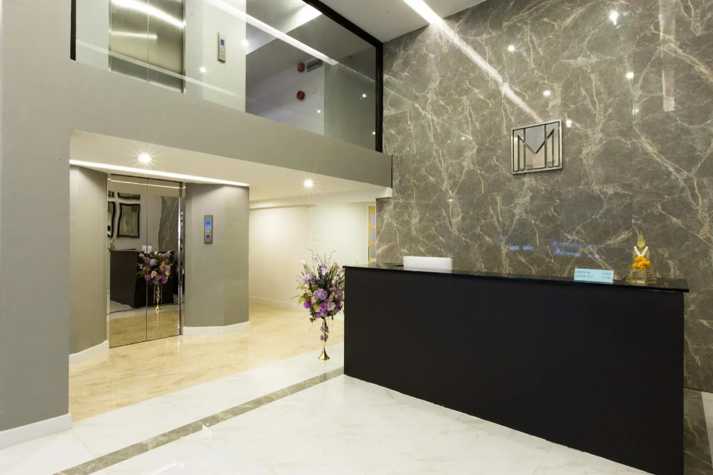 Metro hotel