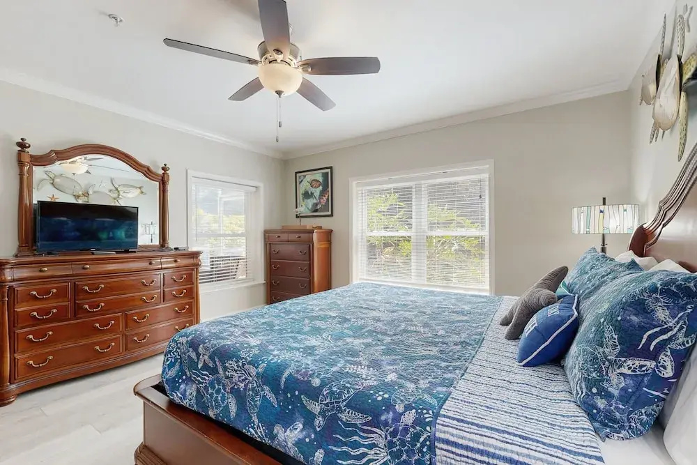 Dog-friendly Vacation Home Close to the Beach With Pool & Screened Porch
