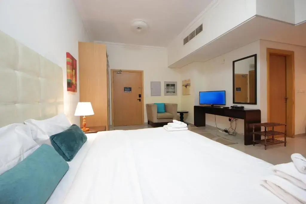Signature Holiday Homes - Luxury Studio Apartment Al Barsha South Dubai