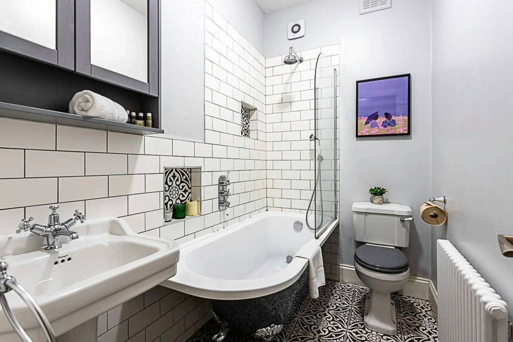 Modern and Spacious Colliers Wood Home