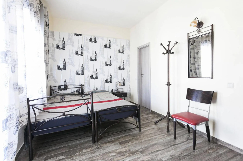 Nomads Rooms
