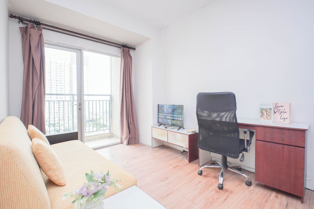 Cozy 2BR Cosmo Residence Apartment near Thamrin City Mall