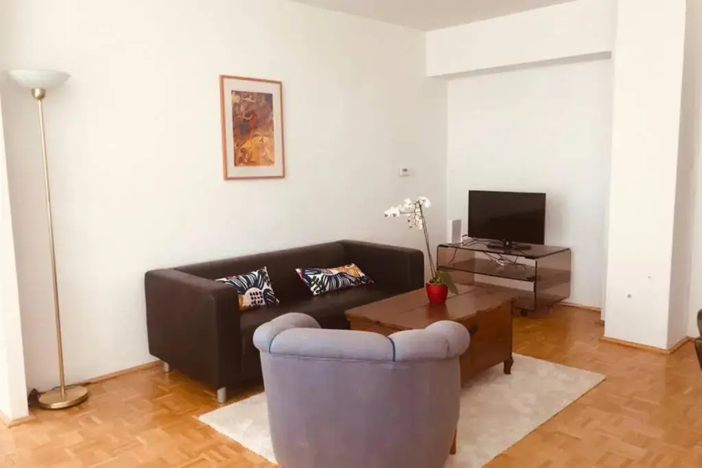 Mitten im Achten. Zentrale Wohnung in Wien