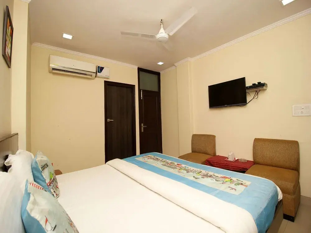 OYO 4883 Duke Hotel