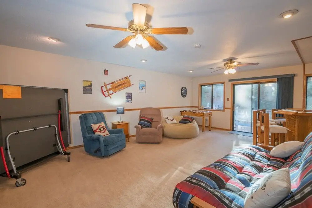 Fox Pines Retreat - Open Floor Plan With Foosball, Ping Pong, And A Hot Tub! 3 Bedroom Cabin