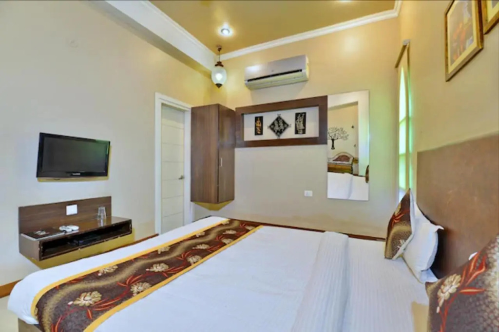 Townhouse Mansarovar Near Metro Station Formerly Dev Villas