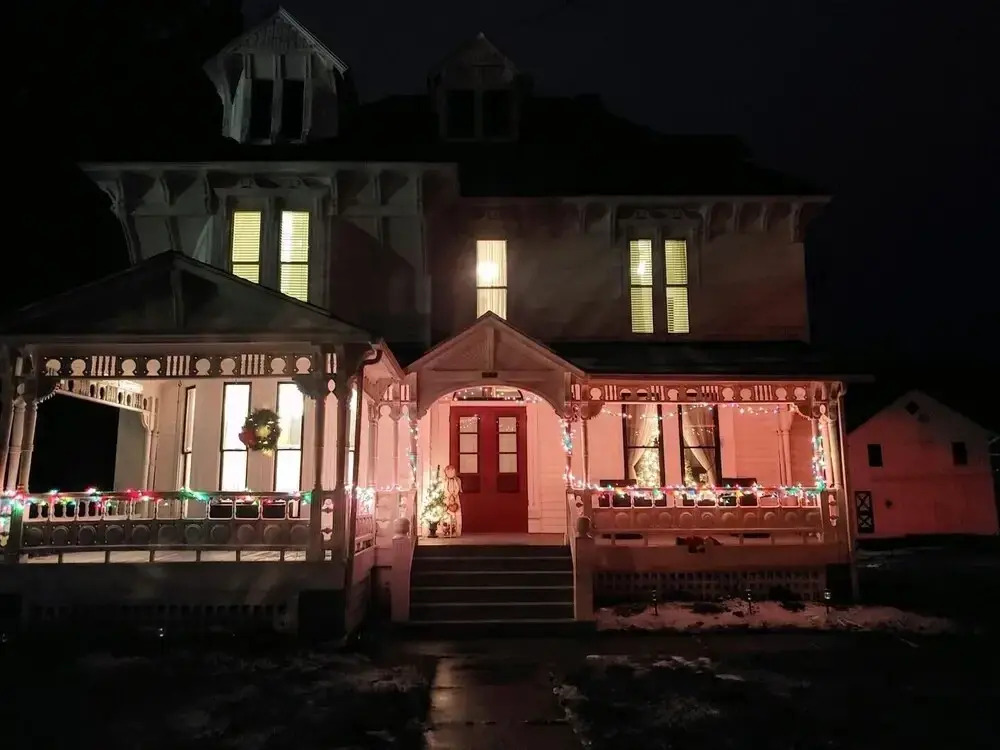 The Francis Rose House 3 Bedroom Home by Redawning