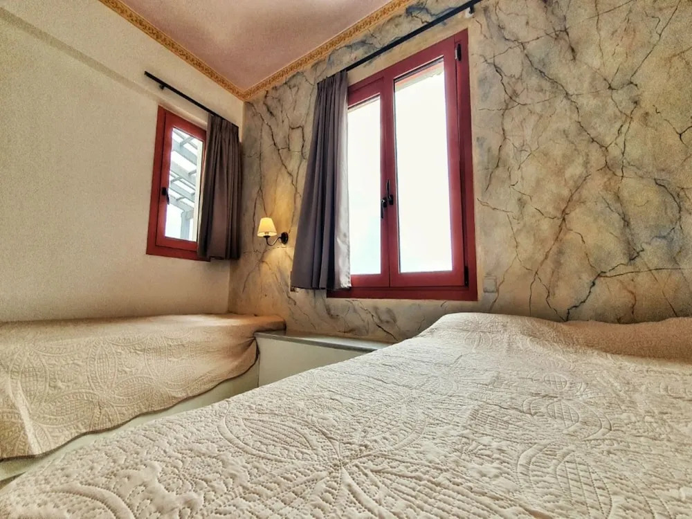 Junior Villa for up to 10 vacationers full view