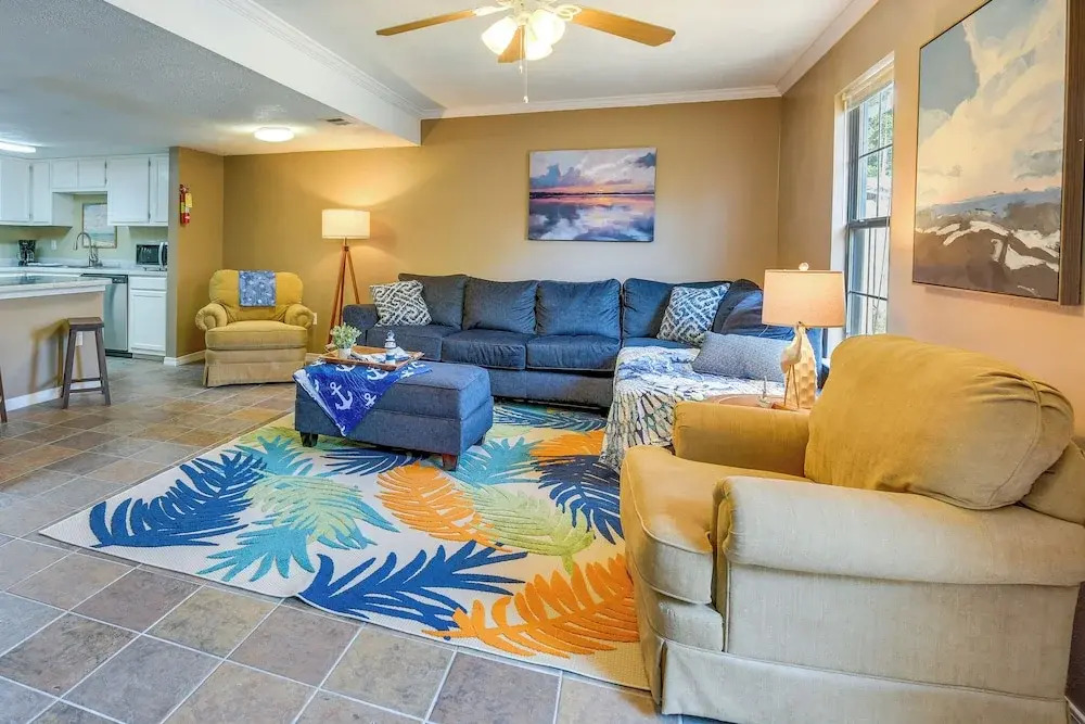 Breezy Fort Walton Townhome ~ 5 Mi to Beach!