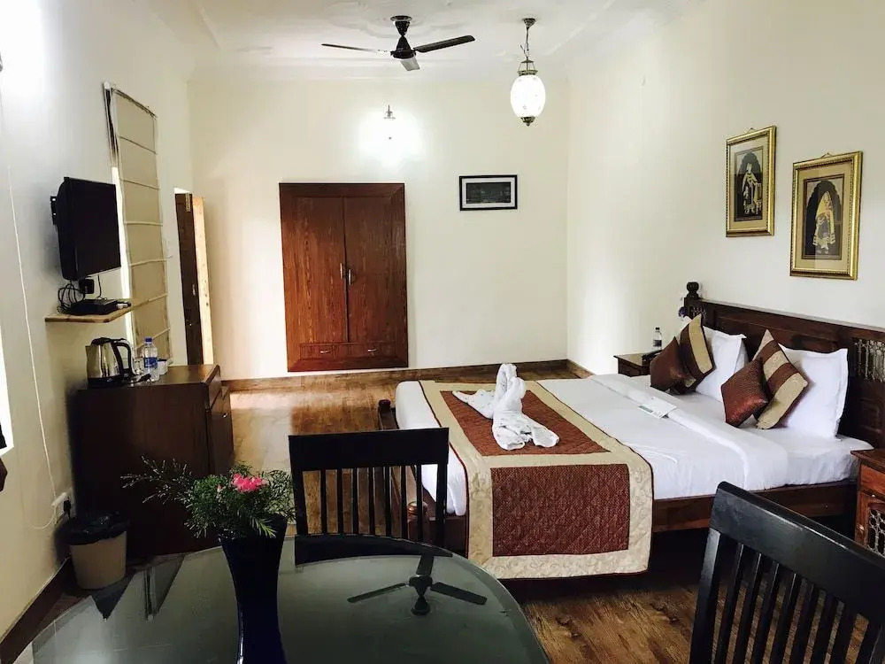 Alcor Spa Resort Kasauli