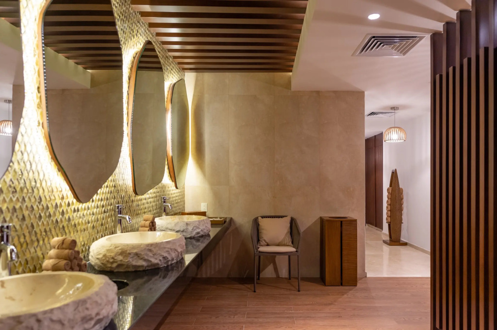 The Reef 28 Hotel & Spa