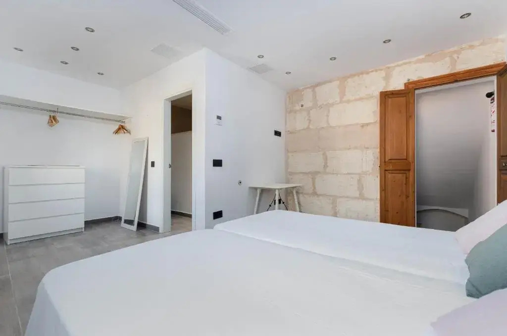 YourHouse Can Jordi, air conditioned holiday house with private pool