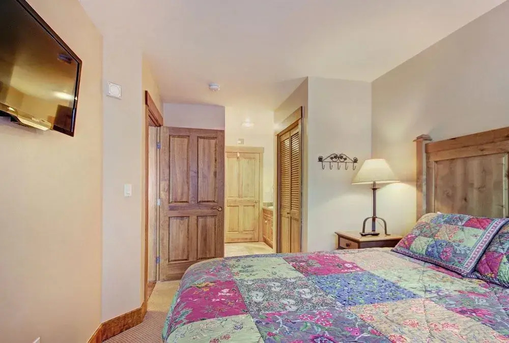 8824 The Springs 2 Bedroom Condo by RedAwning
