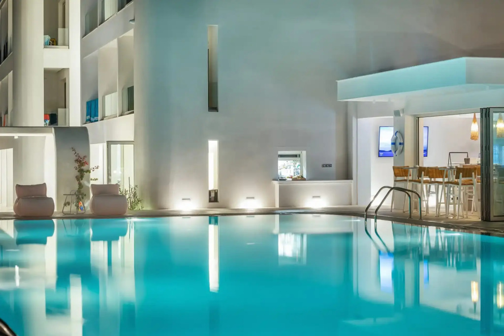 Cocoοns Suites & Villas Fourka